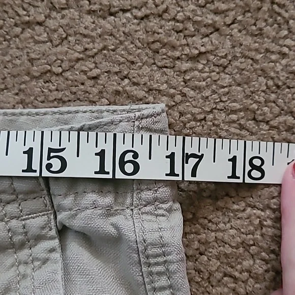 The North Face Women's Khaki Shorts, Size 8 - Picture 4 of 9